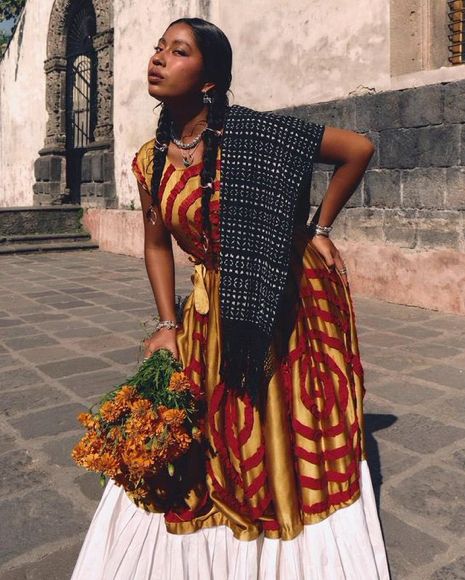 vestido de Oaxaca- Mujer de Oaxaca